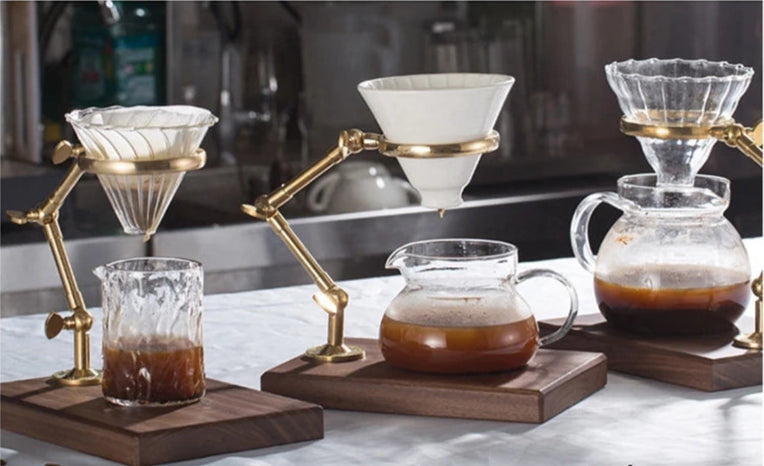 Support filtre à café en laiton et bois massif – Accessoire barista élégant et pratique