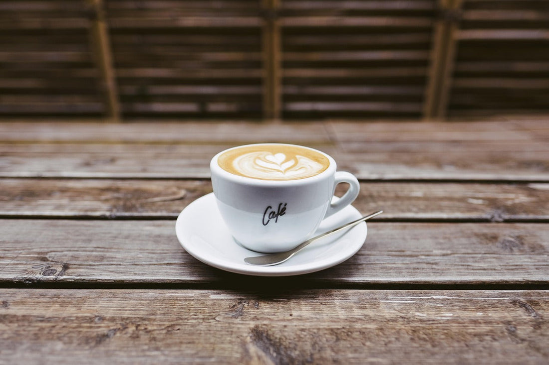 L’évolution des tasses et accessoires du café : histoire, design et tendances modernes